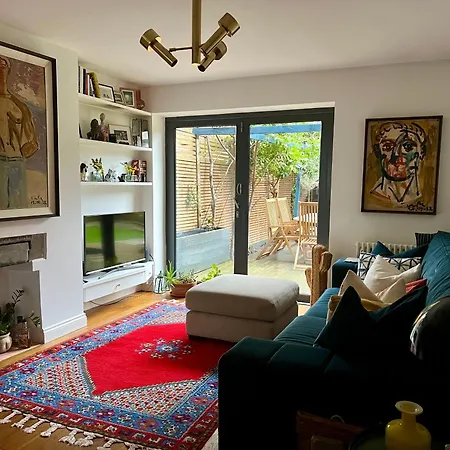 Urban Oasis Chic 1Br Flat With Spacious Garden